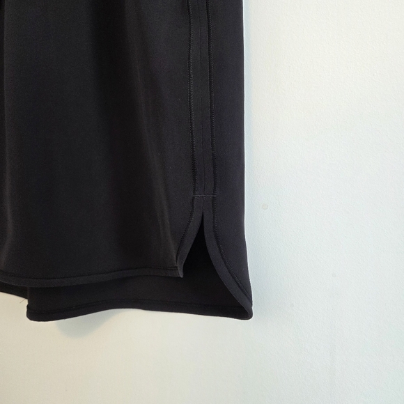 Lululemon Black Stretch Waist Skirt – Size 12 – Pockets - Picture 4 of 7